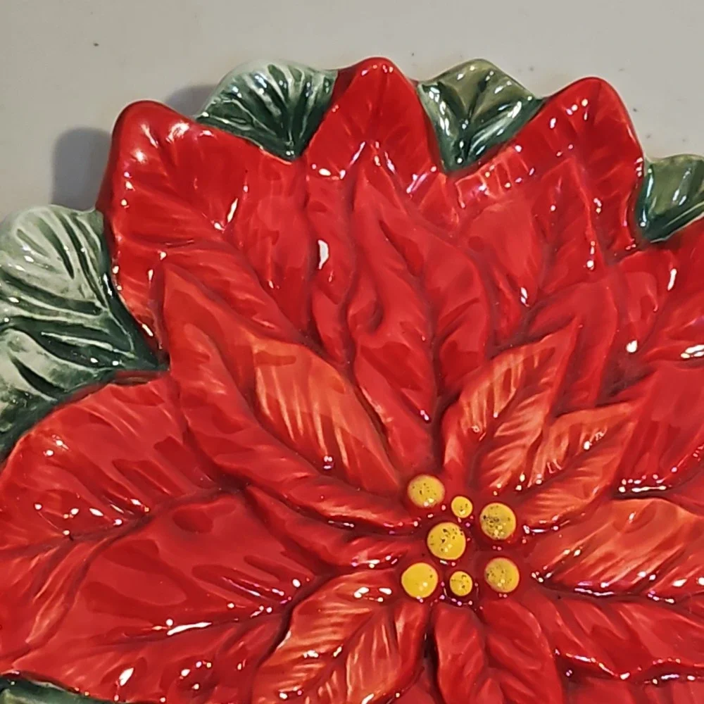CORNER RUBY Poinsettia Cup And Saucer Set With Spoon